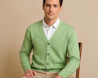 Herren V-Ausschnitt Strickjacke | Leichter Pullover durchgeknöpft