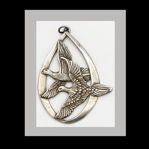 Wallace  Peace on Earth 1972 Sterling Silver Pendant Doves