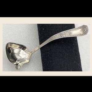 Cream/Sauce  Ladle Vintage Saart Brothers Sterling Silver in  the 1900 Carpathia pattern