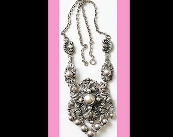 Cini Vintage Pendant Necklace Cherub/Dangles Signed