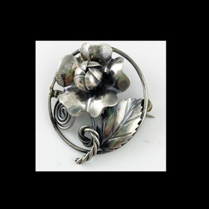 Handmade Sterling Silver Floral Brooch Pin  in Circle Frame. Vintage