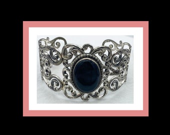 エリザベスアンドジェームス　バングル Item #917Z- Vintage Navajo Women's 48pc Denim Lapis Teardrop