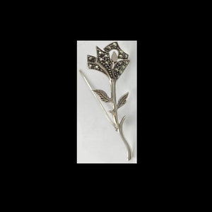 Marcasite Art Deco Single Flower on Stem Brooch Signed &quot;SU&quot;