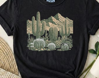 Camiseta Comfort Colors com estampa de cactos variegados, estilo western vintage, retrô do deserto, algodão macio tingido em peça.