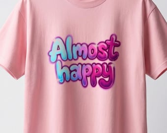 Camiseta básica de algodón con letras de burbujas y aerógrafo Almost Happy