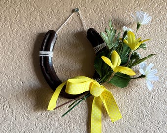 Western Horseshoe Decor: Yellow fall Flowers and Burlap - Boho rustic Wall hanging - lucky horseshoe