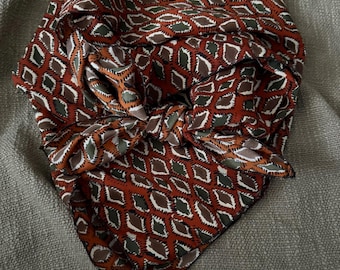 Western Scarf Wild Rag: Wesrern style Rodeo outfit - Cowgirl or Cowboy - Rust brown bandana