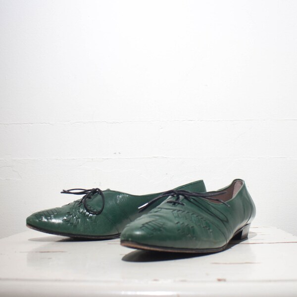 10 | Women's Vintage Van Eli Green Leather Oxfords with Woven Leather Details