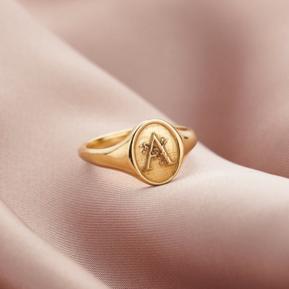 Amazon.com: Elegant jewel box Women's Oval Initial signet ring in solid  Gold 9k, 14k, & 18k, Custom engraved signet ring, Gold Personalized  chevalier ring, Birthday gift, RN363 : Handmade Products