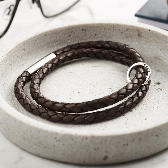 パーソナライズされたメンズ編み込みレザーブレスレットとスターリング