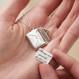 Collar con mensaje personalizado en forma de sobre / regalo de cumpleaños perfecto / colgante de letra hecho a mano / regalo para mujeres / collar con medallón de plata