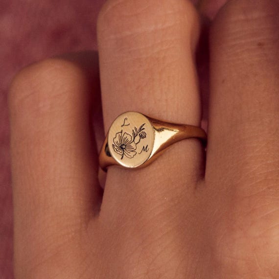 Engraved Birth Flower Initials Signet Ring - Etsy
