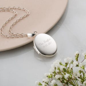 Collar con sobre con certificado de boda personalizado / Regalo de aniversario / Colgante con letra hecho a mano / Regalo para mujer / Collar con medallón de plata