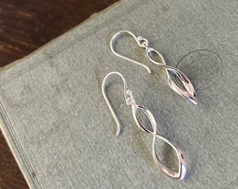 Boucles d'oreilles pendantes LILA Elena Infinity