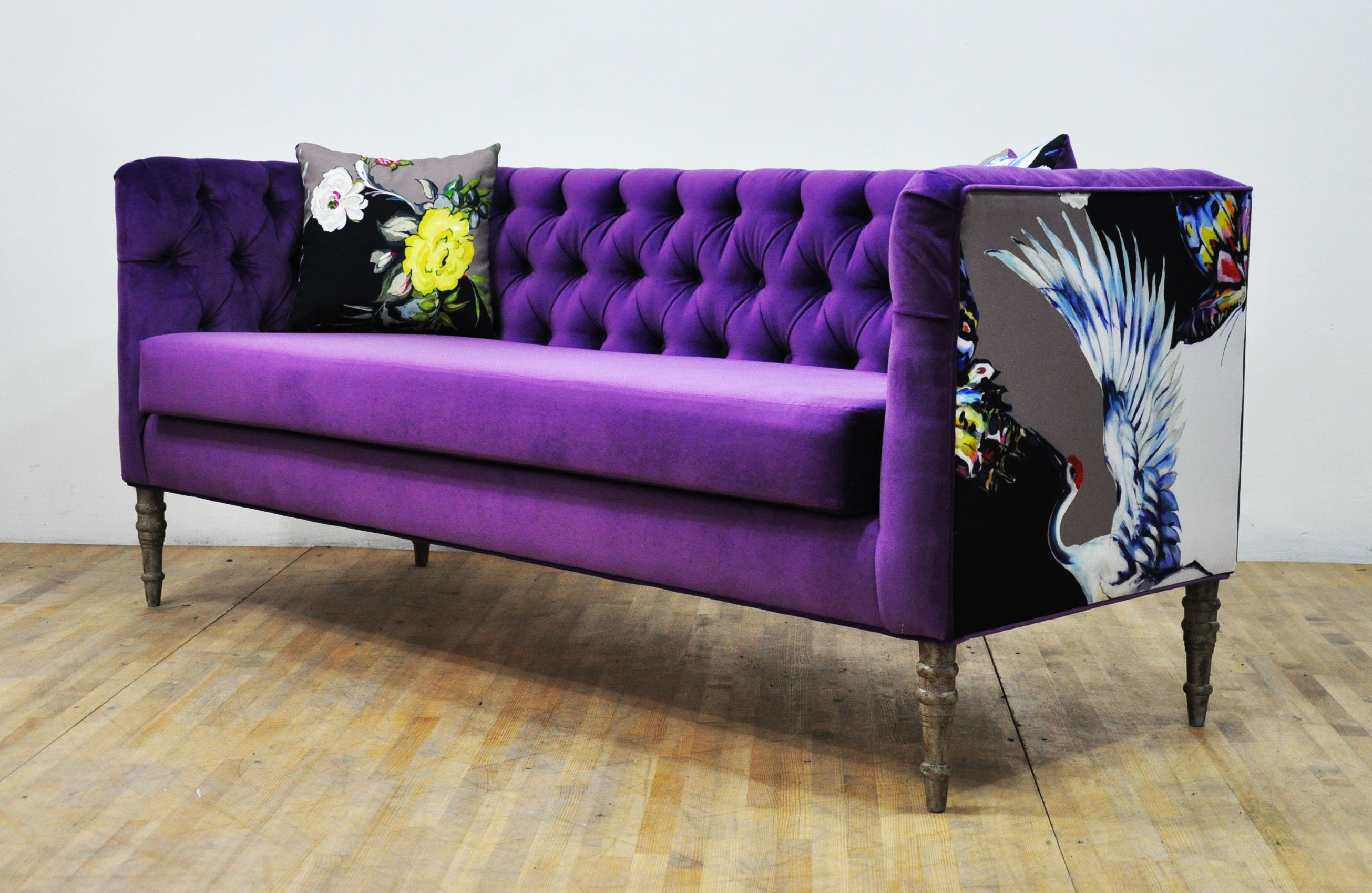 Purple velvet tufted sofa deals