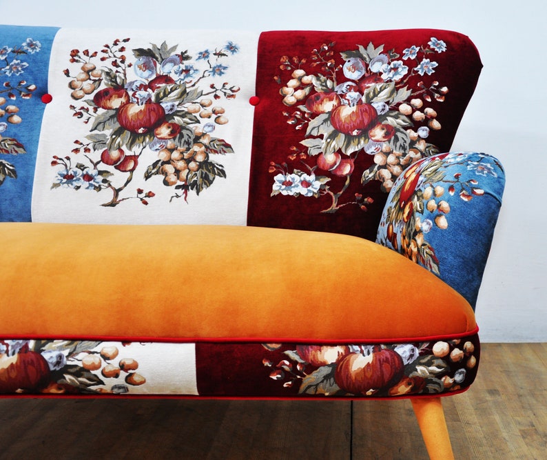 Gobelin Sofa honey bee image 5