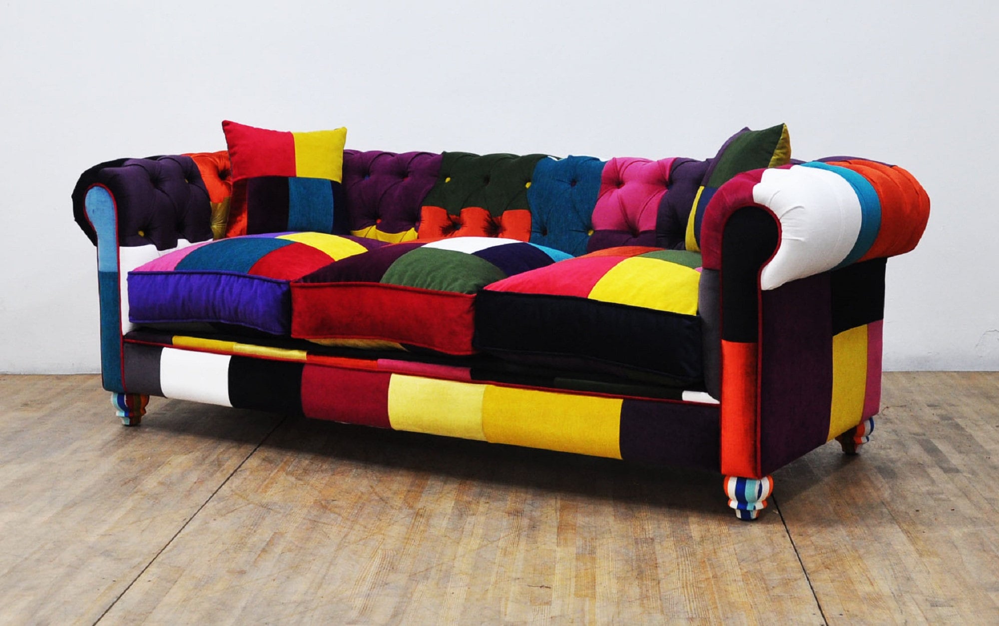 COLOR PATCH - chesterfield patchwork sofa  Patchwork sofa, Patchwork  furniture, Furniture design living room