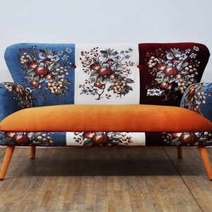 Gobelin Sofa honey bee image 2