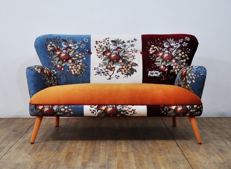 Gobelin Sofa honey bee image 2