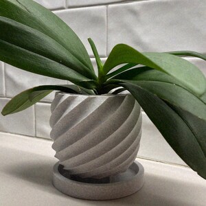 BLOMKRUKA Spiraldesign, Plantervas, BambuLab 3D-modell, 3D-utskrift - Blendermodellering - BambuLab - Begränsad upplaga, Endast få kvar.