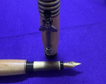 Superb Handcrafted Willow Honeybee fountain  pen made from British willow and finished in antique polished bronze.