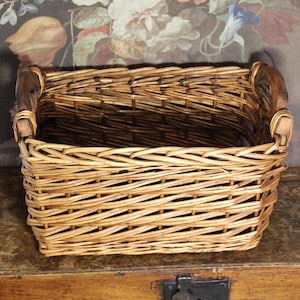 Vintage rectangular wicker storage basket with wooden handles / farmhouse decor