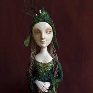 Bambola d&#39;arte OOAK Forest Fairy: scultura fantasy realizzata a mano (17 pollici)
