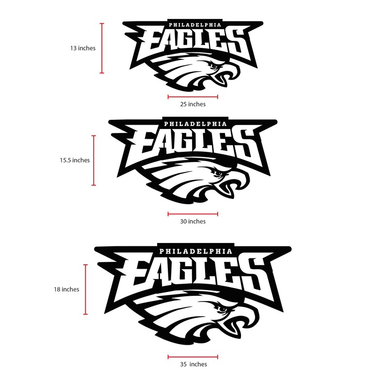 Puede incluir: Tres logotipos en blanco y negro de los Philadelphia Eagles en varios tama&ntilde;os. El m&aacute;s grande mide 89 cm de ancho y 46 cm de alto. El logotipo del medio mide 76 cm de ancho y 39 cm de alto. El m&aacute;s peque&ntilde;o mide 64 cm de ancho y 33 cm de alto.