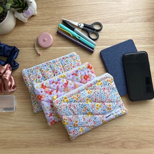 Handmade Flat Pouch | Zipper Pouch | Travel Organizer | Kindle Basic Sleeve | Quilted | Floral | Cotton | Rustic