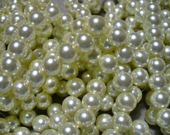 Glass Pearls Ivory 8mm