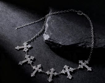 Cinturón de cadena con cruz gótica plateada, cadena para la cadera con colgante de cruz de diamantes de imitación estilo gótico punk, accesorio grunge Y2K de Alt Girl Dark Academia