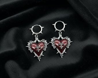 Pendientes góticos de corazón sagrado con cruz cristiana oscura, joyería gótica de esmalte rojo, regalo religioso punk Y2K.