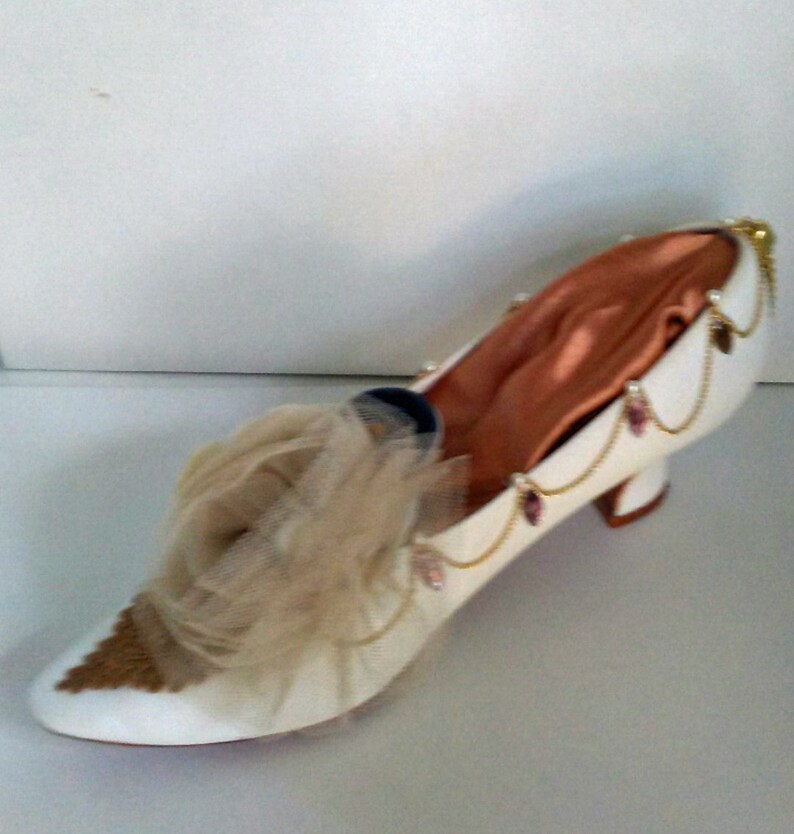 Decroative Bronze Jeweled Shoe