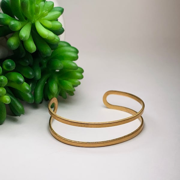 Vintage Parallel Lines Pattern Raw Brass Adjustable Bracelet