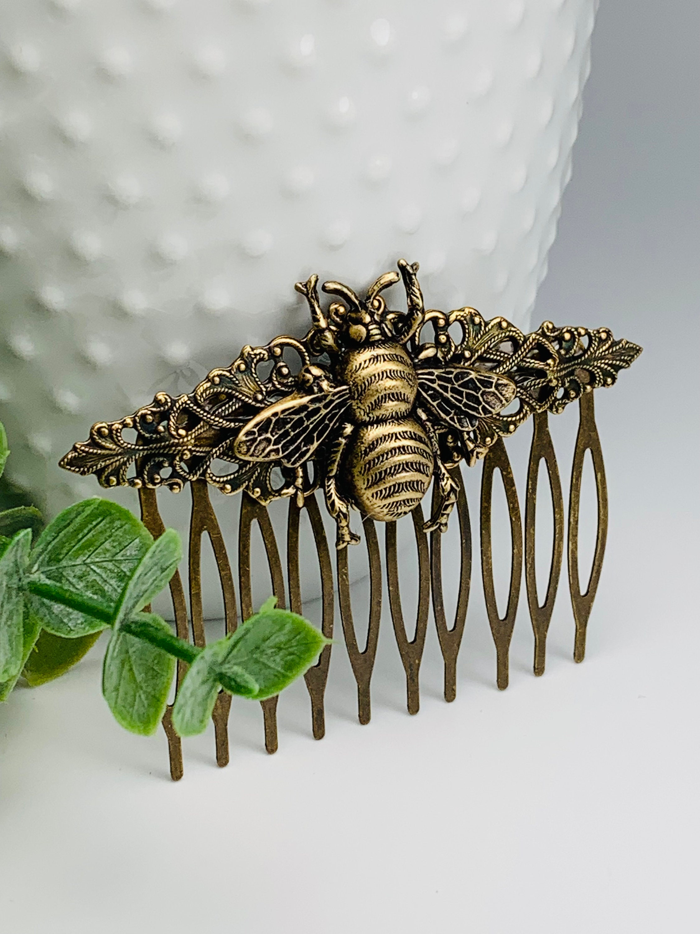 4 Pieces Bee Accessories 2 Pieces Hollow Geometric Bee Honeycomb Hair Clips  and 2 Pieces Bee Hair Pin Clips Dainty Alloy Metal Bee Hair Twist Bun Hair