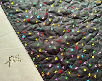 Quilted Bass Bib in Colorful Stars on Black
