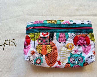 Quilted Colorful Owls and Leaves on White Pouch - Stunning Colorful Owls and Leaves on White Cell Phone Pouch
