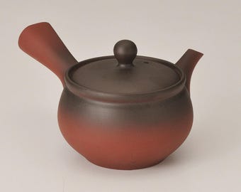 Artículos de Tokoname rojos y negros, Kyusu japonés