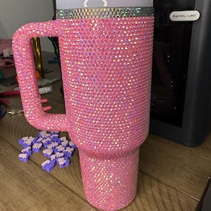Personalisierte Bling Stanley Becher | 20 Unzen 30 Unzen 40 Unzen Quencher H2.0 mit Stroh, Strass verschönert Bild 2