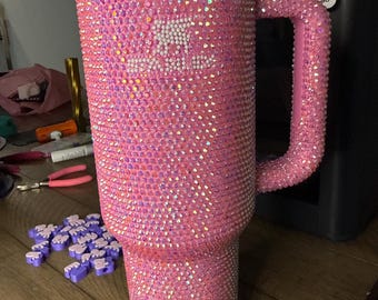 Vaso térmico Stanley personalizado con detalles brillantes / 20 oz, 30 oz, 40 oz, Quencher H2.0 con pajita, adornado con diamantes de imitación.