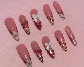 Y2k Drücken Sie auf die Nägel | Leopard French Tips, 3D Kirschen & Schleife