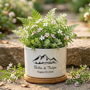 Maceta personalizada para suculentas, regalo personalizado para parejas, maceta con diseño de montaña para bodas, compromisos o aniversarios.