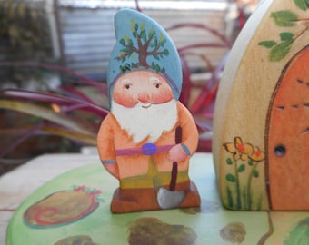 MR. GNOME-Very Small-MINIATURE Wood Toy Figure