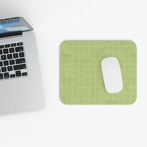Green Grid Pattern Mouse Pad