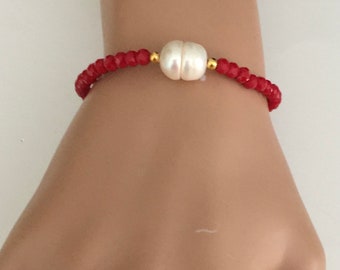 FREE shipping,Pearl bracelet,Red Crystal Stretch Bracelet,Gift for her,Good luck charm,birthday gift,same day shipping,red white bracelet