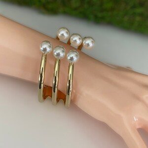 FREE shipping,Bangle,Pearl Bracelet,Gold pearl Bracelet,white Pearl Bangle,Gold cuff,Gift for her,Everyday use,same day shipping