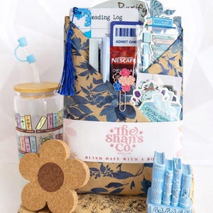 Blind Date With a Book box | Mystery Book Box Gift for Book Lover | BookTok Cozy Reader Bundle | Blind Book Date | Bundle Box Bookworm Gifts The Full Bundle