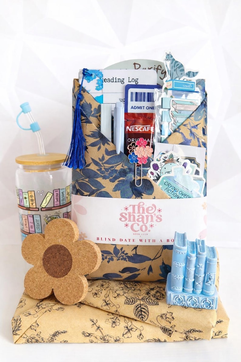 Blind Date With a Book box | Mystery Book Box Gift for Book Lover | BookTok Cozy Reader Bundle | Blind Book Date | Bundle Box Bookworm Gifts The Full Bundle