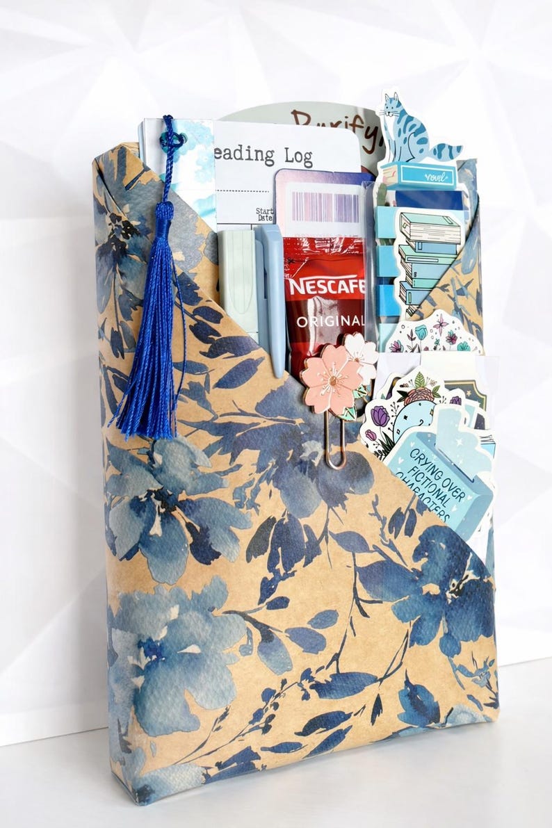 Blind Date With a Book box | Mystery Book Box Gift for Book Lover | BookTok Cozy Reader Bundle | Blind Book Date | Bundle Box Bookworm Gifts immagine 6