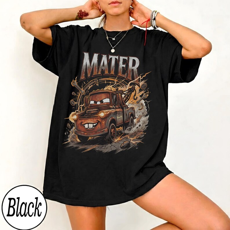 Vintage Tow Mater-skjorta, kylarfjädrar Disney Cars Comfort Colors-tröja, rutig tvättad Disney Pixar-familjeresa grafisk t-shirt present bild 7